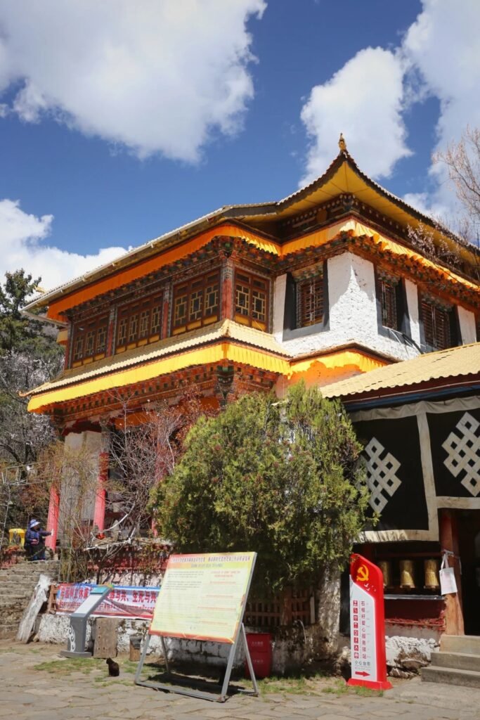 image shows, cuozong monastery, a buddhist monastery in Tibet