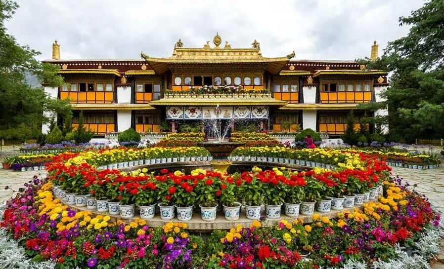 image is showing the residence of Dalai Lama, Norbulingka