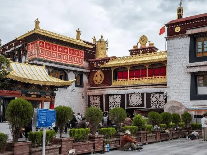Right outside of Potala Palace